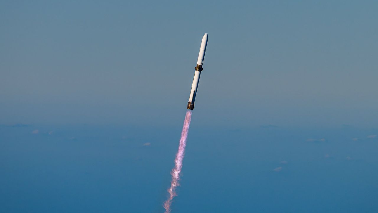 Blue Origin's New Glenn rocket explodes in massive fireball during prelaunch test